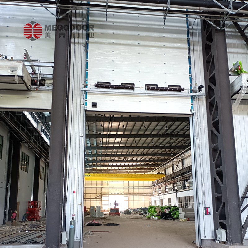 无锡大型抗强风工业提升门:工业设施抵御极端气候的专业解决方案插图 无锡大型抗强风工业提升门:工业设施抵御极端气候的专业解决方案插图