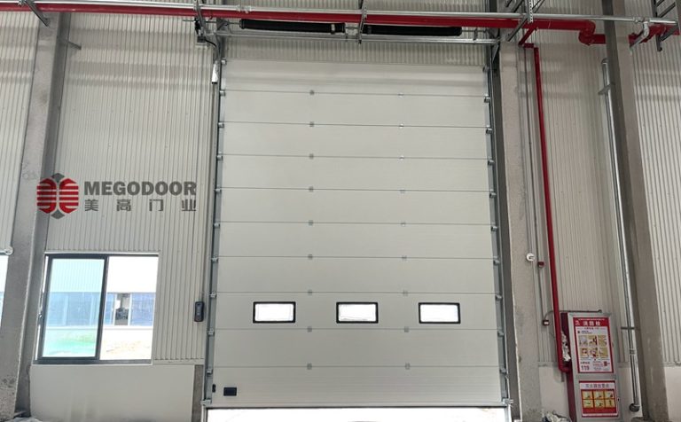 无锡大型抗强风工业提升门:工业设施抵御极端气候的专业解决方案缩略图 无锡大型抗强风工业提升门:工业设施抵御极端气候的专业解决方案缩略图