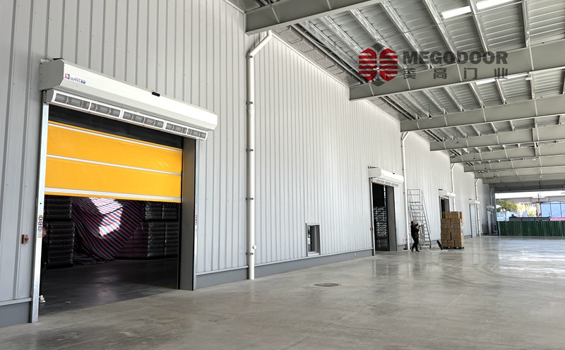 无锡厂房洁净室防尘快速卷帘门插图